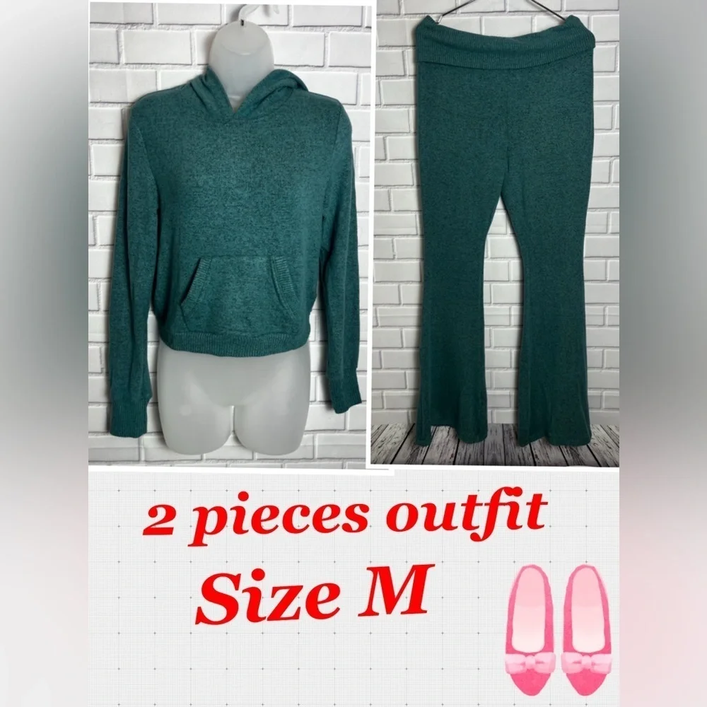 No Boundaries Women’s Green 2-Piece Hoodie & Flare Pants Set casual comfort/M